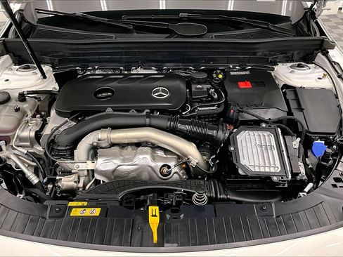 Used 2026 Mercedes-Benz GLB 250 image 9