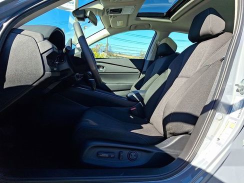 Used 2025 Honda Accord SE image 14