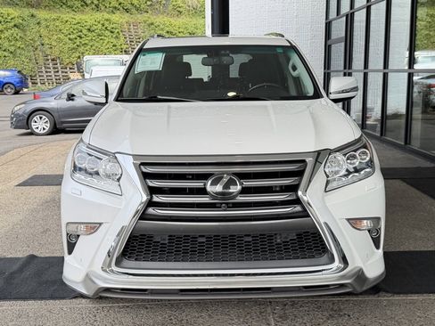 Used 2018 Lexus GX 460 Luxury image 3