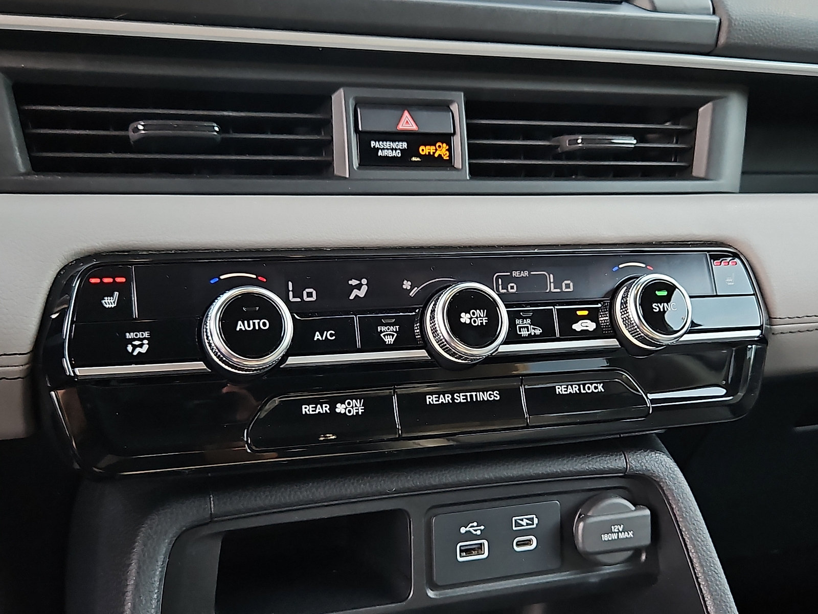 Certified 2024 Honda Pilot Touring image 18