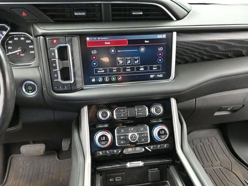 Used 2021 GMC Yukon Denali w/ Advanced Technology Package AWD/4WD image 24
