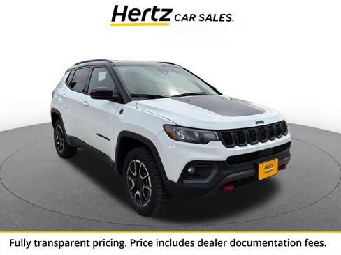 Used 2025 Jeep Compass Trailhawk AWD/4WD image 1