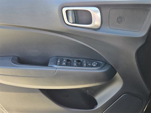 Certified 2023 Hyundai Venue SEL w/ Cargo Package image 28