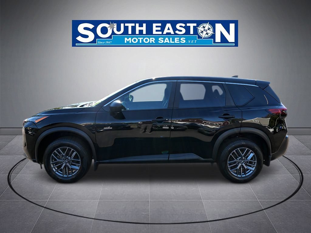 Used 2023 Nissan Rogue S AWD/4WD image 7
