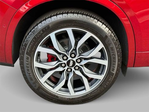 Used 2024 Cadillac XT6 Sport w/ Platinum Package image 13