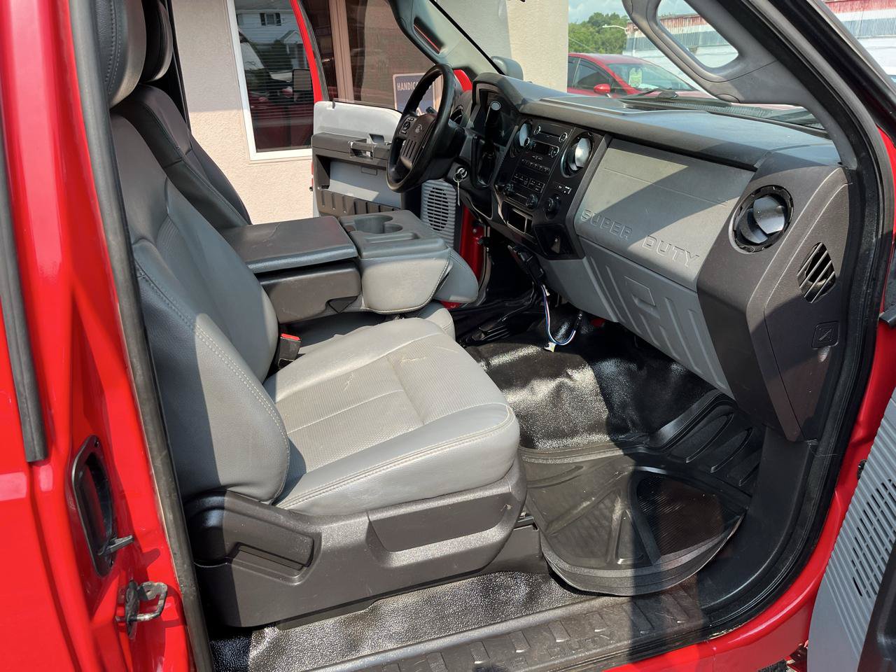 Used 2015 Ford F250 XL w/ Power Equipment Group AWD/4WD image 18