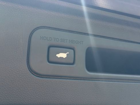 Used 2025 Honda Pilot EX-L image 33