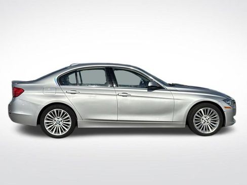 Used 2015 BMW 328i xDrive Sedan AWD/4WD image 9
