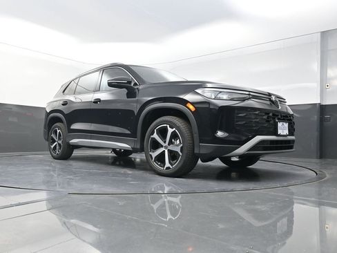 New 2026 Volkswagen Tiguan SE AWD/4WD image 21