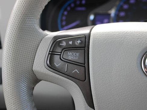 Used 2012 Toyota Sienna XLE AWD/4WD image 12