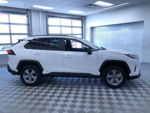 Used 2025 Toyota RAV4 LE AWD/4WD image 36