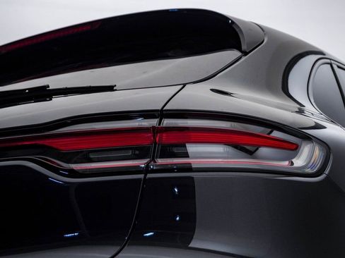 New 2026 Porsche Macan image 13