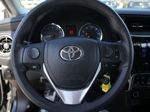 Used 2017 Toyota Corolla LE image 11