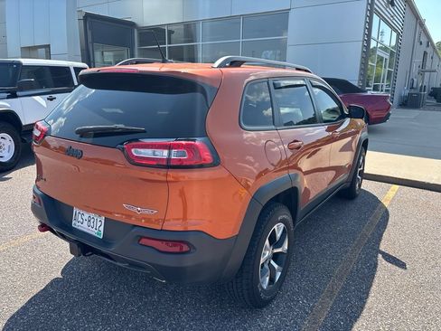 Used 2015 Jeep Cherokee Trailhawk w/ Cold Weather Group AWD/4WD image 3