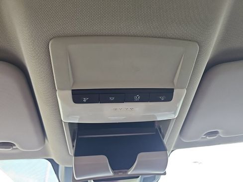 Used 2024 Nissan Rogue S FWD image 38