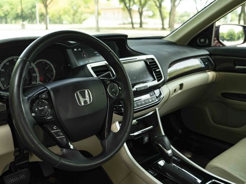 Used 2017 Honda Accord EX-L image 16