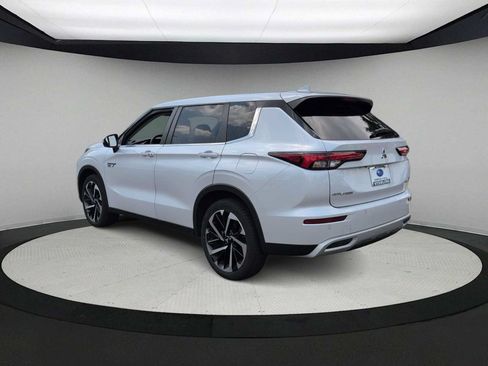 Used 2024 Mitsubishi Outlander SE AWD/4WD image 6