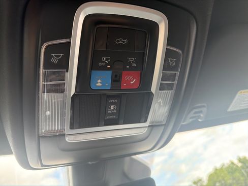 New 2026 RAM 1500 4x4 Crew Cab image 33