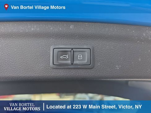 Used 2020 Audi Q3 2.0T Premium w/ Convenience Package image 29