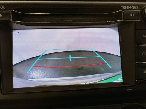 Used 2017 Toyota RAV4 LE FWD image 19