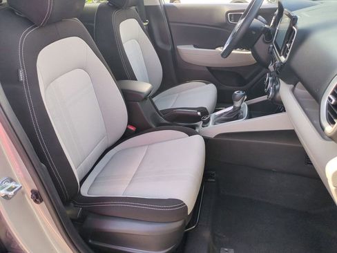 Used 2025 Hyundai Venue SEL FWD image 26