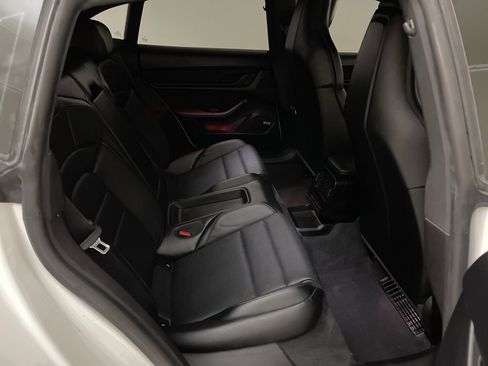 Used 2022 Porsche Taycan 4 Cross Turismo image 31