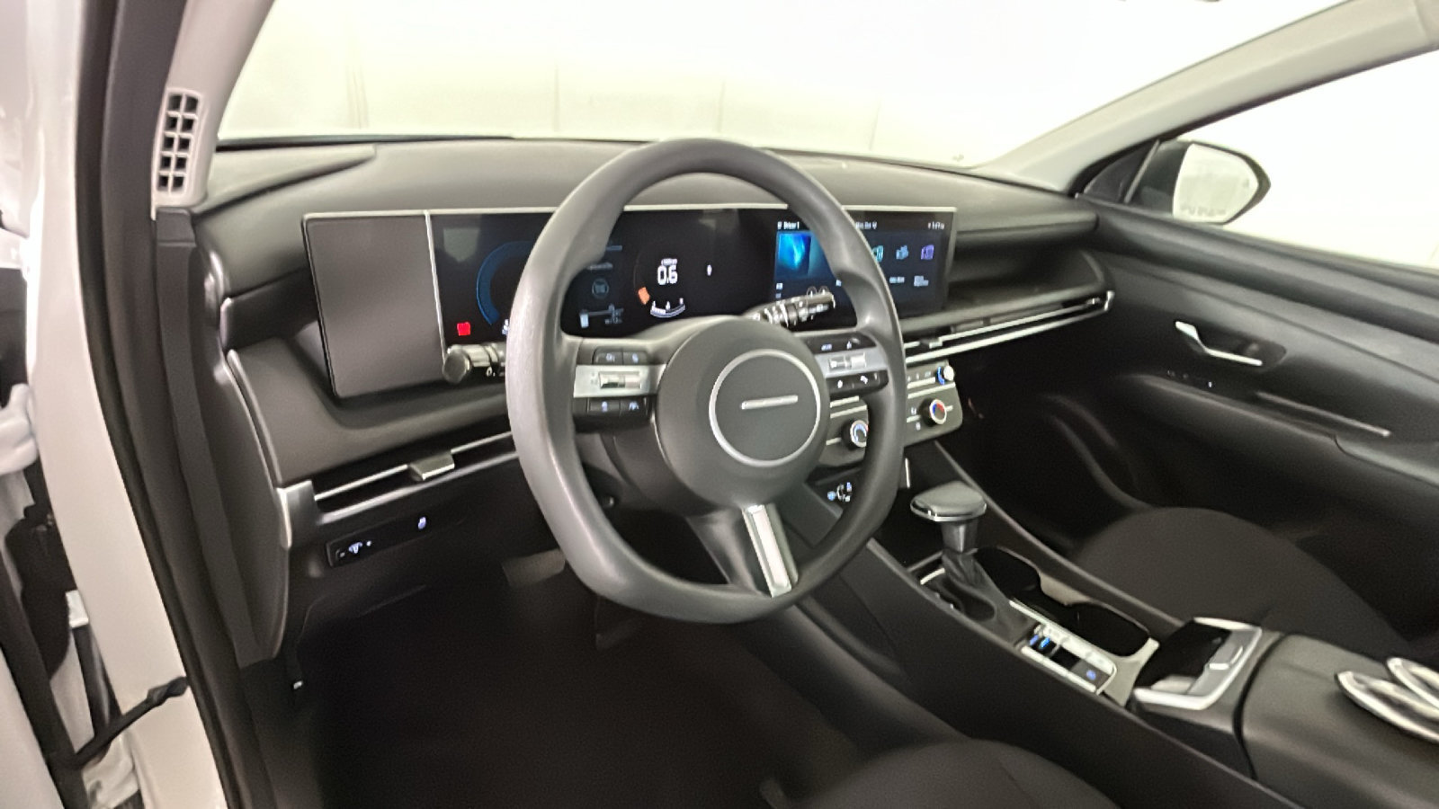 Certified 2025 Hyundai Tucson SE FWD image 18