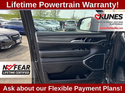 Used 2023 Jeep Wagoneer Series II AWD/4WD image 13