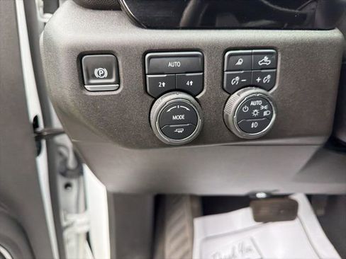 Used 2025 Chevrolet Silverado 1500 LTZ AWD/4WD image 25