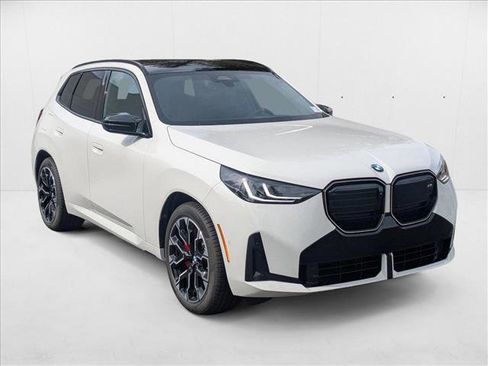 Used 2025 BMW X3 M50 w/ Premium Package image 6
