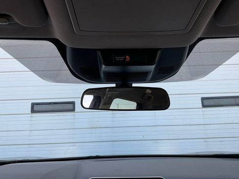 Used 2025 Nissan Rogue SV image 18