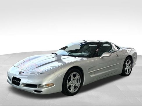 Used 1998 Chevrolet Corvette Coupe w/ Memory Pkg RWD image 1