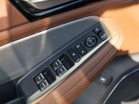 Used 2025 Acura MDX SH-AWD w/ Technology Package image 18