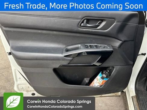 Used 2024 Nissan Pathfinder SV w/ SV Premium Package AWD/4WD image 6