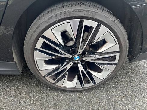 Used 2024 BMW 530i xDrive w/ Premium Package AWD/4WD image 21