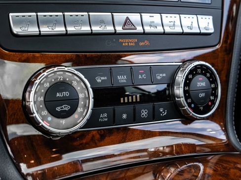 Used 2014 Mercedes-Benz SL 550 image 28