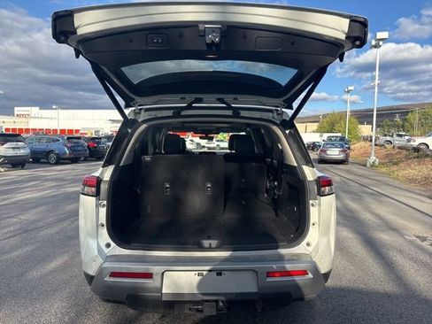 Certified 2023 Nissan Pathfinder SL w/ SL Premium Package image 12