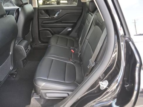 Used 2024 Lincoln Corsair FWD image 12