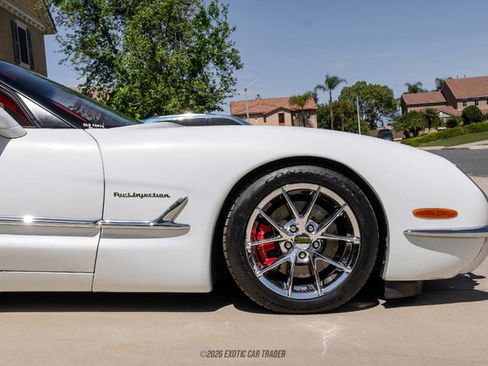 Used 2004 Chevrolet Corvette Convertible w/ Preferred Equipment Group RWD image 11