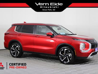 Used 2025 Mitsubishi Outlander SE