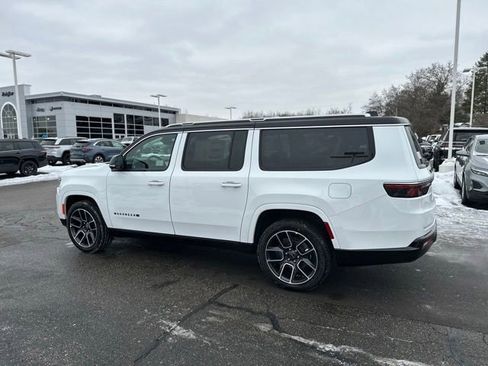 New 2025 Jeep Wagoneer L Series III w/ Quick Order Package 25C Super image 10