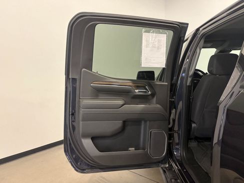 Used 2023 Chevrolet Silverado 1500 LT w/ Z71 Off-Road Package AWD/4WD image 32