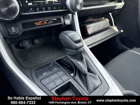 Used 2022 Toyota RAV4 LE image 22
