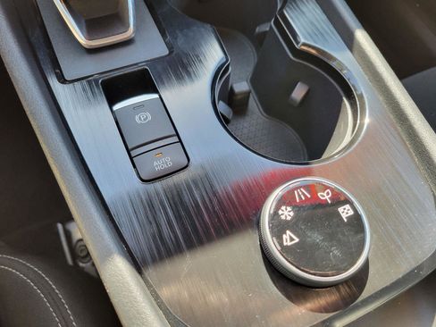 Used 2024 Nissan Rogue S image 19