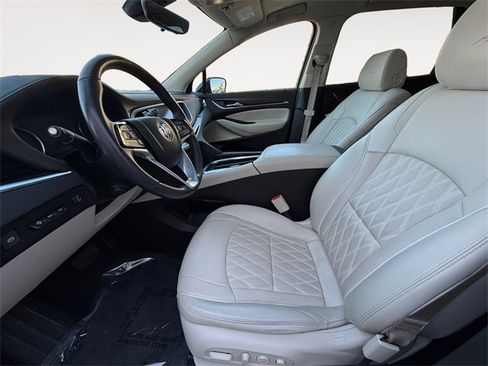 Used 2023 Buick Enclave Avenir image 9