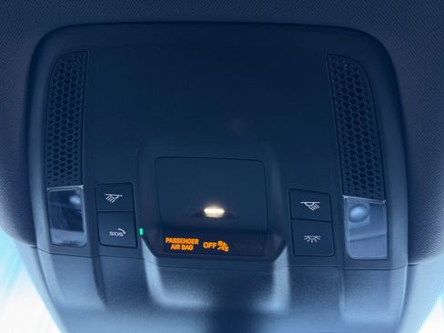 Used 2020 Porsche Taycan 4S image 36