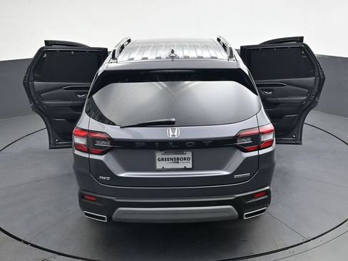 Used 2025 Honda Pilot Touring image 38