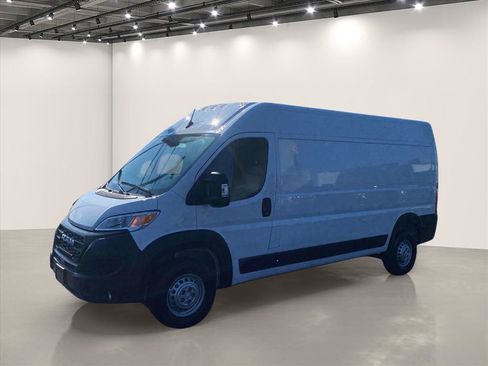 Used 2026 RAM ProMaster 2500 w/ Convenience Group FWD image 3