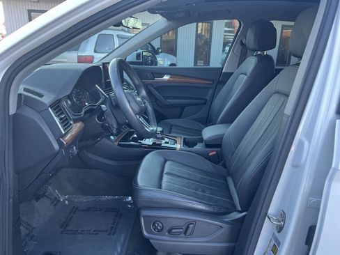 Used 2023 Audi Q5 2.0T Premium w/ Convenience Package image 10