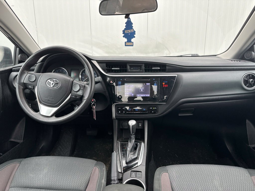 Used 2019 Toyota Corolla LE FWD image 25